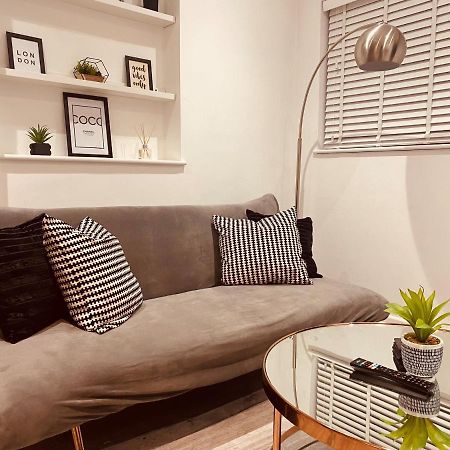 Apartamento Modern 1 Bed Flat In The Heart Of Hackney Londres Exterior foto