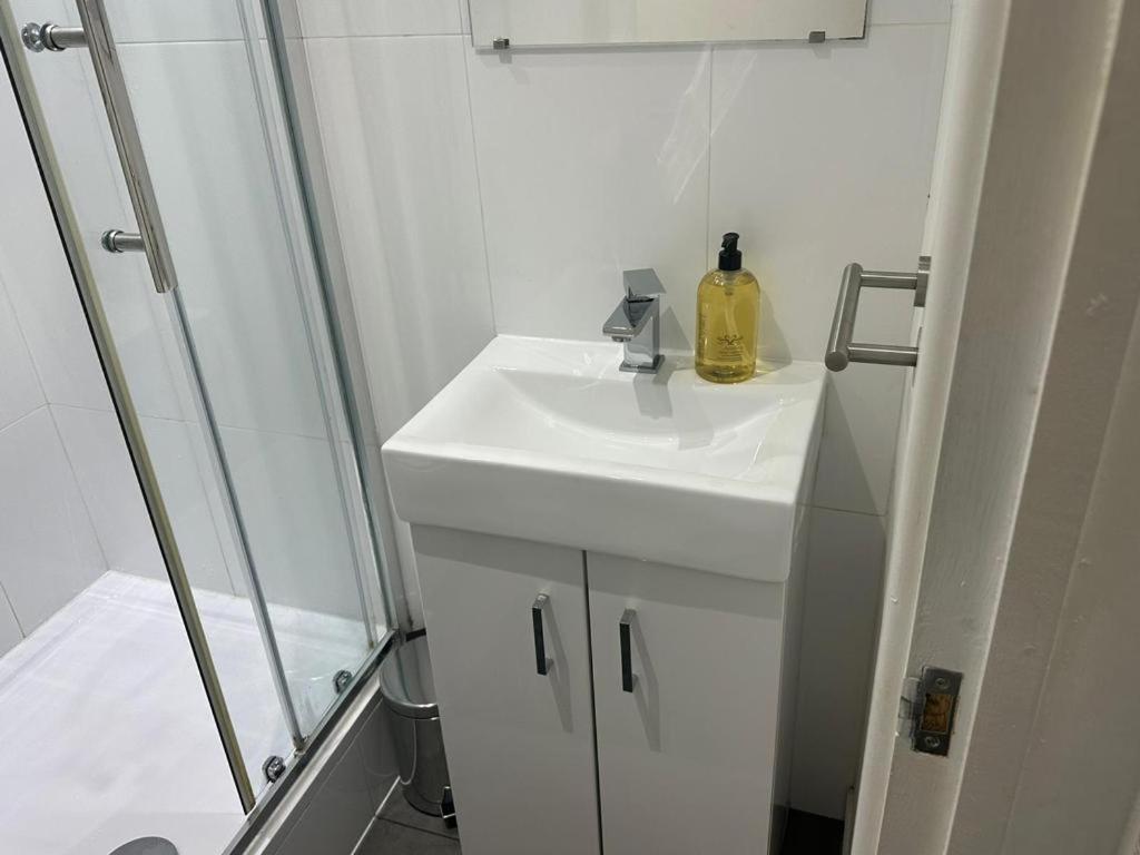 Apartamento Modern 1 Bed Flat In The Heart Of Hackney Londres Exterior foto